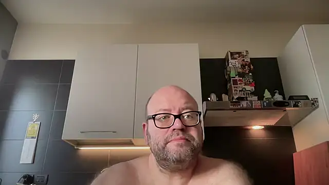 theitalianbear online show from June 7, 5:01 am