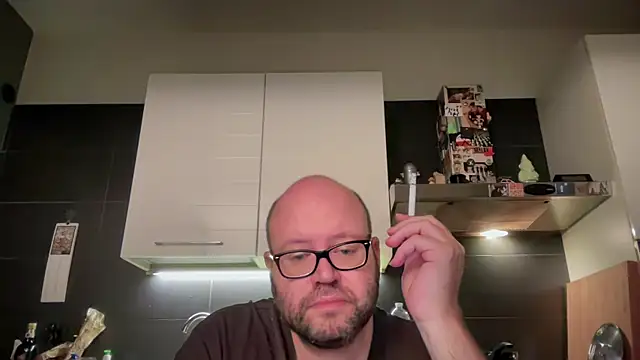 Snapshot of theitalianbear chatting on October 10, 8:31 pm theitalianbear online show from October 10, 8:31 pm