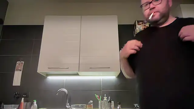 theitalianbear online show from November 6, 4:16 am