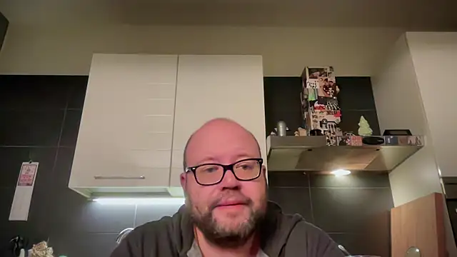 theitalianbear online show from February 13, 8:53 pm