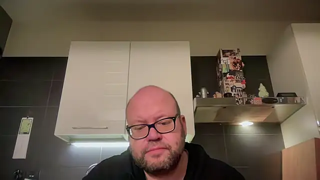 theitalianbear online show from March 9, 2:15 am