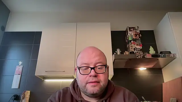 theitalianbear online show from February 24, 6:14 am