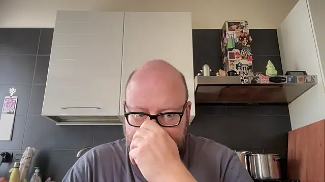 theitalianbear online show from April 13, 7:56 am