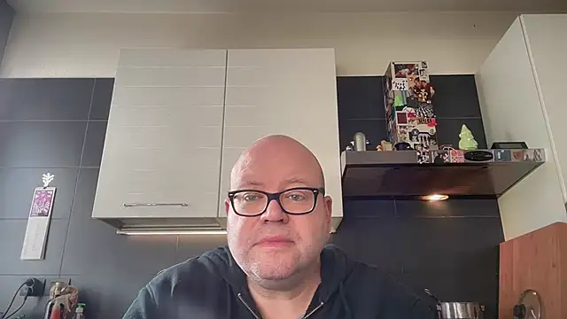 theitalianbear online show from April 25, 6:49 am