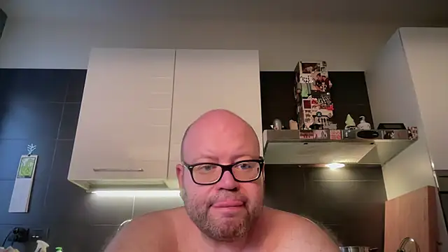 theitalianbear online show from May 29, 3:34 am