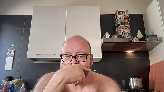 Snapshot of theitalianbear chatting on September 14, 11:10 am theitalianbear online show from September 14, 11:10 am