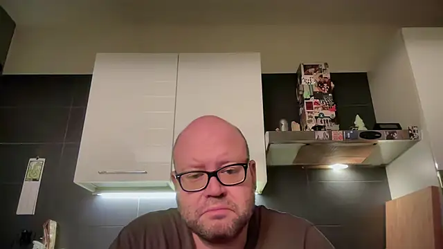 theitalianbear online show from May 5, 1:52 am