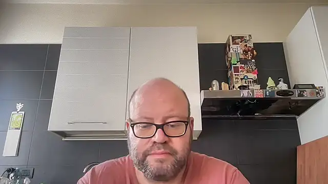 theitalianbear online show from May 18, 7:24 am