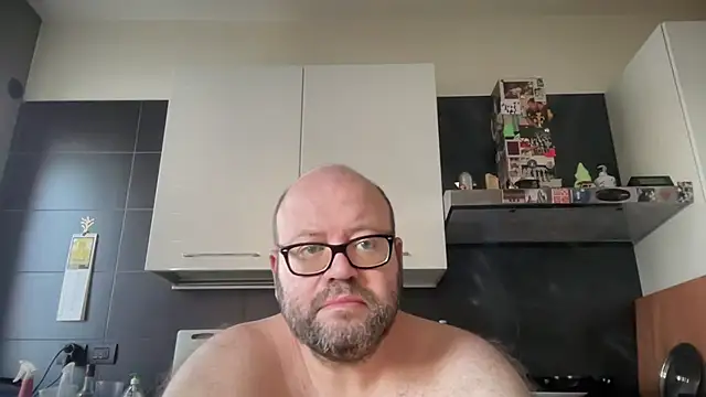 theitalianbear online show from June 13, 5:38 am
