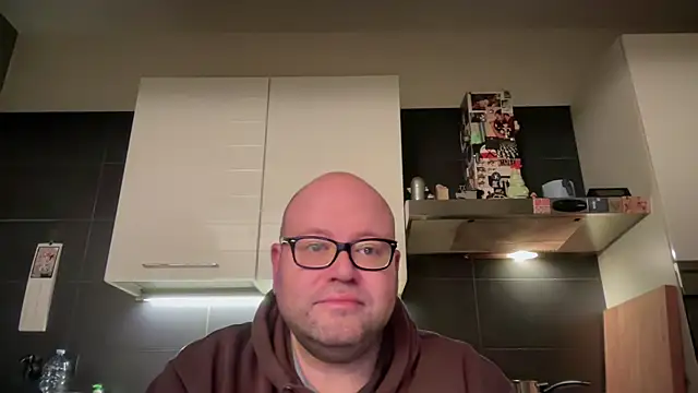 Snapshot of theitalianbear chatting on March 19, 3:52 am theitalianbear online show from March 19, 3:52 am