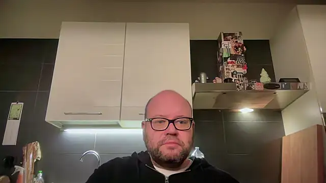 theitalianbear online show from March 10, 3:32 am