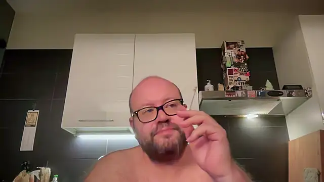 theitalianbear online show from June 17, 2:11 am