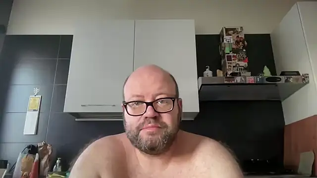 theitalianbear online show from June 18, 4:33 am