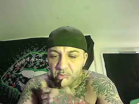 Snapshot of MagicStickBoy chatting on September 11, 11:10 am MagicStickBoy online show from September 11, 11:10 am