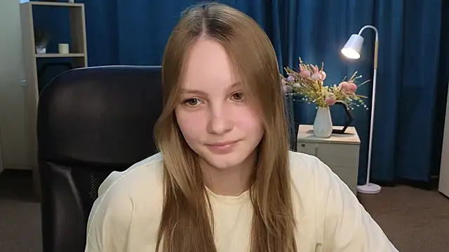 LeighStahl online show from July 28, 3:47 am
