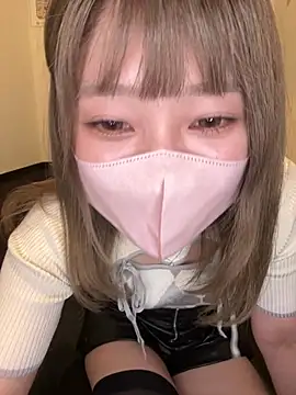 Snapshot of Ema_xx chatting on August 2, 12:36 pm Ema xx online show from August 2, 12:36 pm