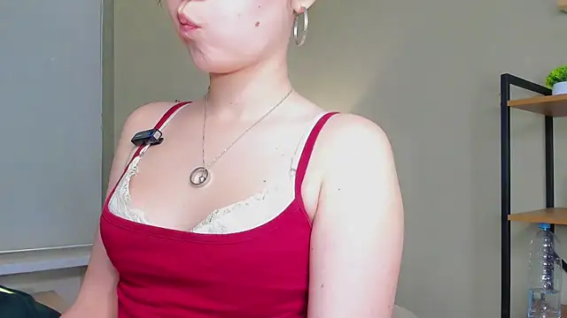Snapshot of Cuteshyboo chatting on July 29, 4:28 pm Cuteshyboo online show from July 29, 4:28 pm