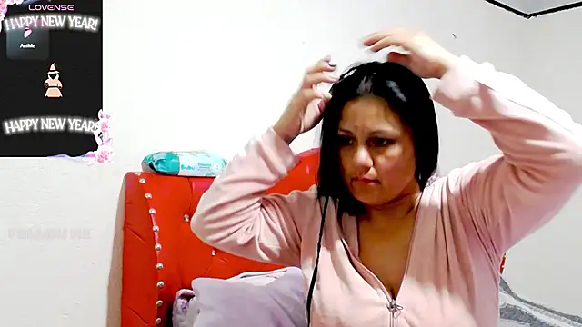 Snapshot of sexy_jhoan88 chatting on October 27, 9:49 pm sexy jhoan88 online show from October 27, 9:49 pm