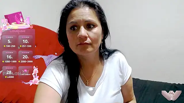 Snapshot of sexy_jhoan88 chatting on December 2, 11:06 pm sexy jhoan88 online show from December 2, 11:06 pm