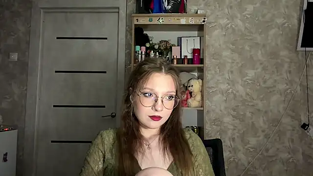 SeeBenberry online show from August 1, 3:54 pm