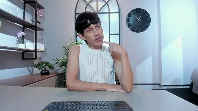 Pierre Leroy  online show from July 29, 3:50 am