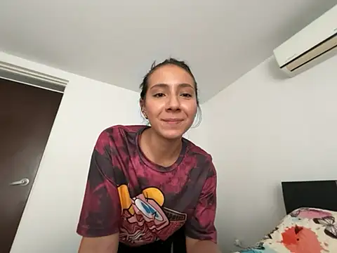 Snapshot of Jenniieebellx chatting on July 26, 9:32 pm Jenniieebellx online show from July 26, 9:32 pm