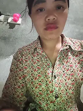 Thuy-top online show from July 27, 1:40 pm