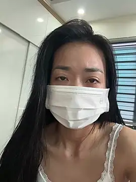 Snapshot of Quynhnhu_tt chatting on August 1, 5:49 am Quynhnhu tt online show from August 1, 5:49 am