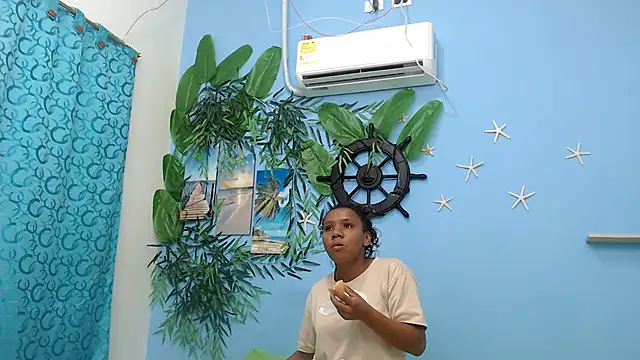 Snapshot of vanessa18nice chatting on July 29, 2:16 pm vanessa18nice online show from July 29, 2:16 pm