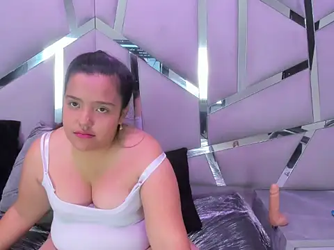 Ivy Aura online show from July 29, 3:55 pm
