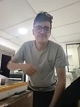 WildMatthew online show from July 28, 11:37 pm
