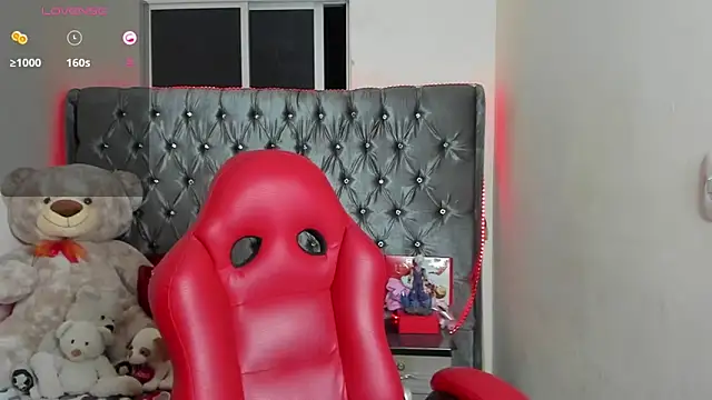 Snapshot of mrloganfuck1 chatting on May 6, 6:39 am mrloganfuck1 online show from May 6, 6:39 am