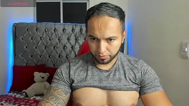 mrloganfuck1 online show from April 8, 6:15 am
