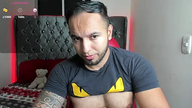 Snapshot of mrloganfuck1 chatting on June 20, 6:07 am mrloganfuck1 online show from June 20, 6:07 am