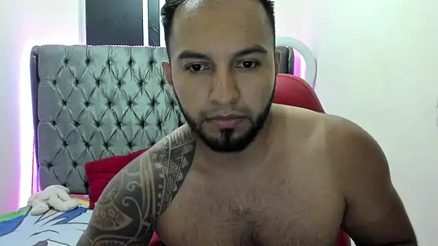mrloganfuck1 online show from March 23, 5:07 am