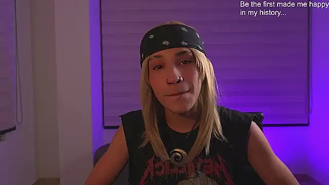 Snapshot of JohnnyJones_ chatting on July 31, 7:08 am JohnnyJones online show from July 31, 7:08 am