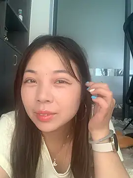 xylia S online show from August 1, 2:53 am