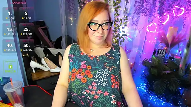 EllieFantastique online show from March 14, 9:00 pm