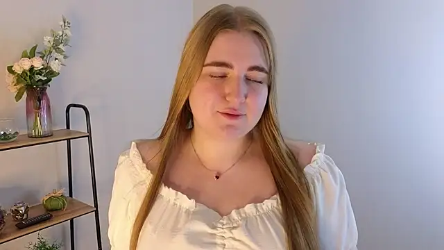HaileyClifford online show from August 6, 10:21 am