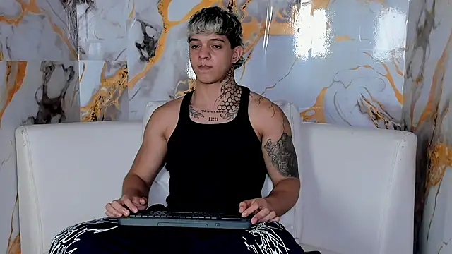 Noah  Browm online show from August 1, 7:34 pm