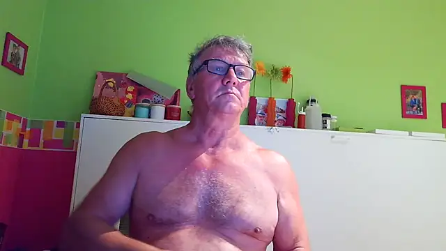capitaine111 online show from August 1, 1:25 am