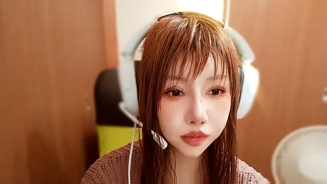 Snapshot of mew-mia-meow chatting on July 30, 7:18 am mew-mia-meow online show from July 30, 7:18 am