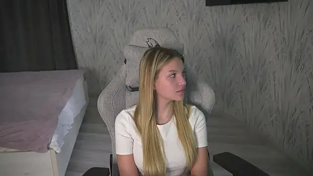 ReaganMolett online show from July 31, 12:37 pm