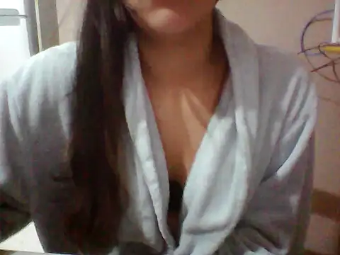 Chloue 04 online show from August 1, 12:52 am