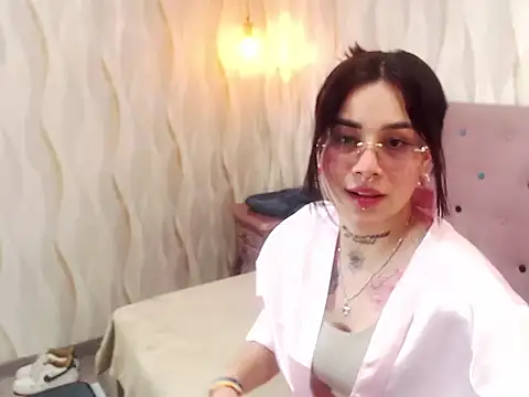 NixieXlove online show from August 5, 2:22 pm