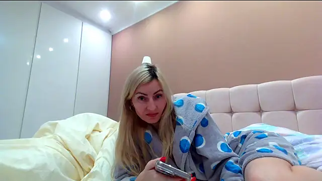 Yourrealgirl online show from January 15, 3:29 pm