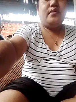 Snapshot of Andrea0414 chatting on February 12, 11:37 pm Andrea0414 online show from February 12, 11:37 pm