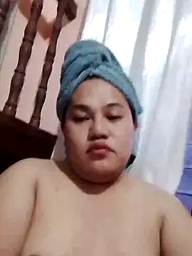 Snapshot of Andrea0414 chatting on February 19, 10:45 am Andrea0414 online show from February 19, 10:45 am