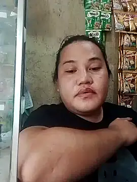 Snapshot of Andrea0414 chatting on February 6, 7:56 am Andrea0414 online show from February 6, 7:56 am