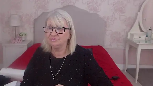 LadyAlana online show from May 1, 10:15 pm